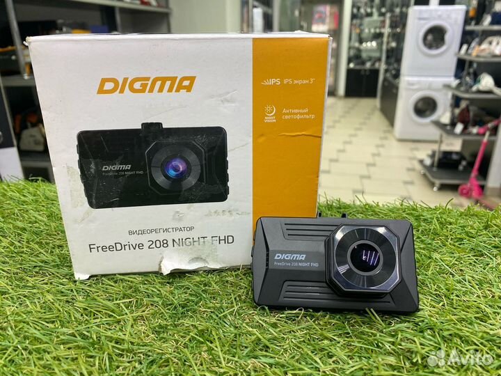 Видеорегистратор Digma FreeDrive 208 night