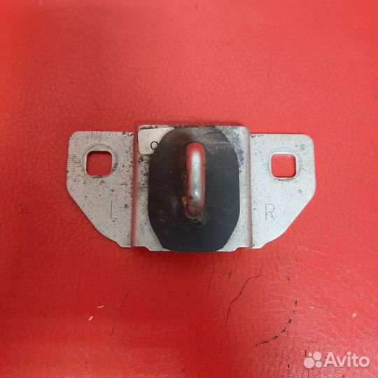 Мерседес петля замка крышки багажника