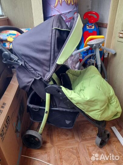 Прогулочная коляска