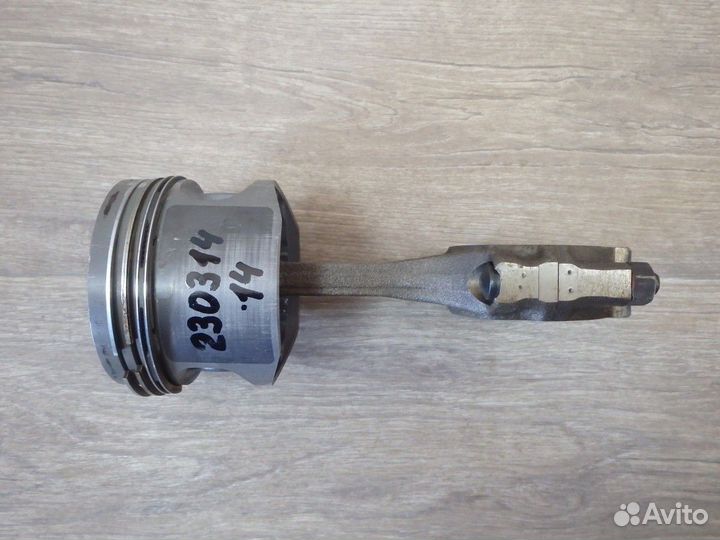 Поршень с шатуном 2112