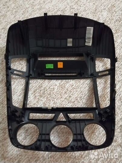 Рамка магнитолы Kia Ceed