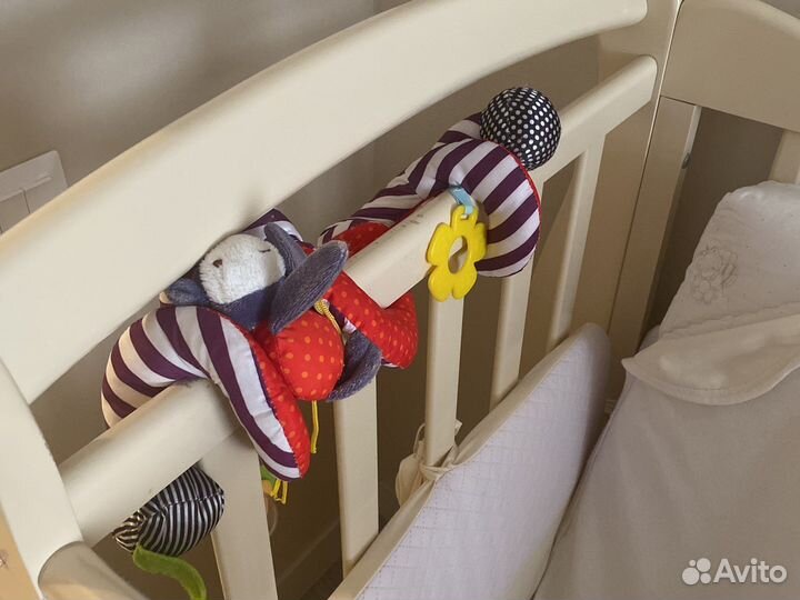 Детская кроватка с маятником Лель (с дефектами)