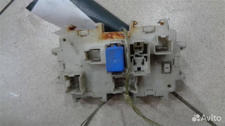 Блок предохранителей салонный Nissan Navara D40 2