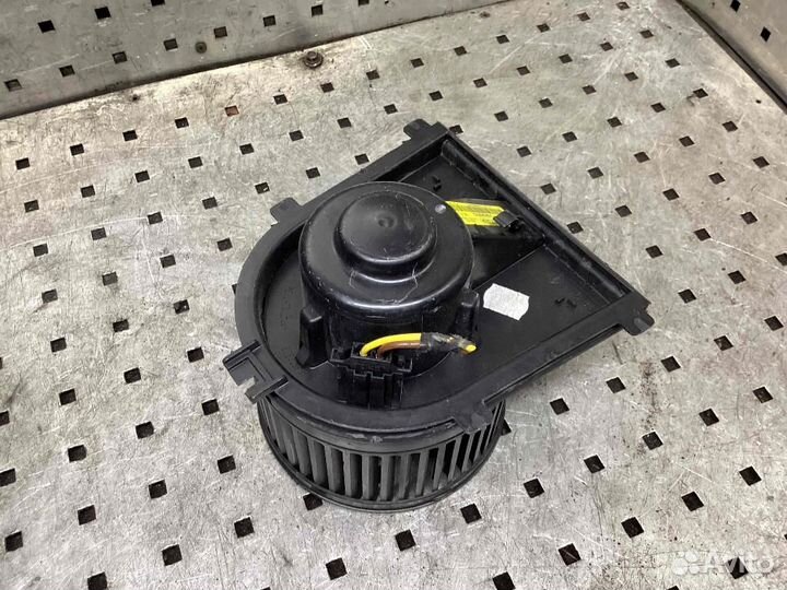 Моторчик печки Skoda Octavia