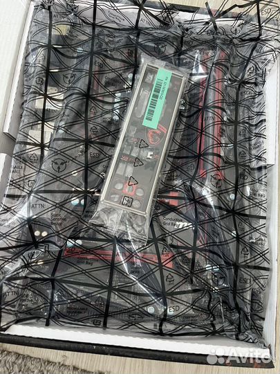 Матринская плата MSI z270 Gaming Plus