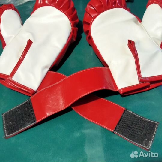 Боксерские перчатки детские от 8 до 15лет б/у