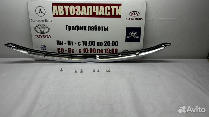 Накладка капота хром Toyota Camry V55