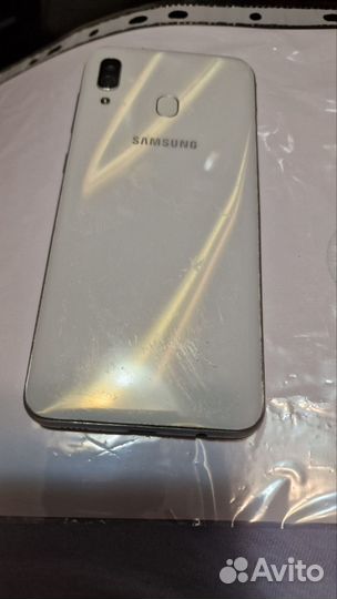 Samsung Galaxy A30, 3/32 ГБ