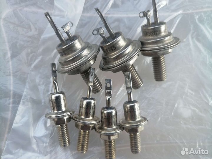 Кремниевые диффузионные диоды Ку201и кд202р Д237В