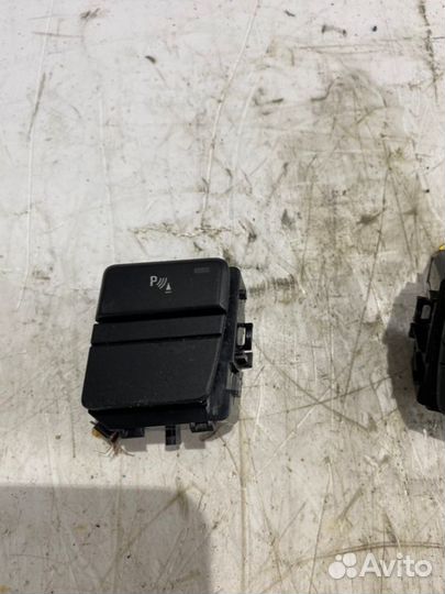 Кнопка отключения Bmw 5 E60 N47D20 2Л 2008