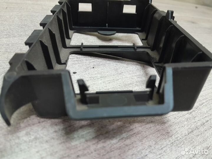 Кронштейн блока комфорта Renault Symbol I рестайли