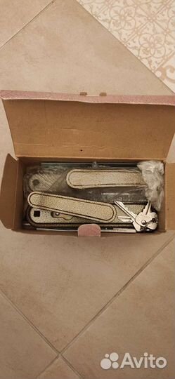 Замок врезной цилиндровый с защелкой