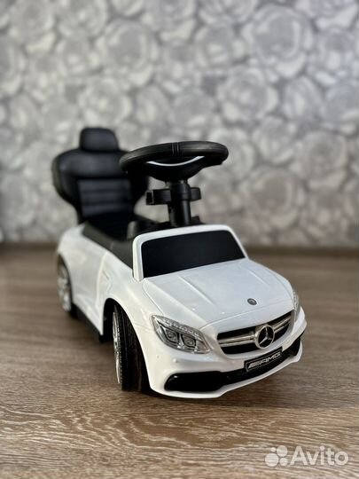Машинка-каталка Mercedes-Benz AMG