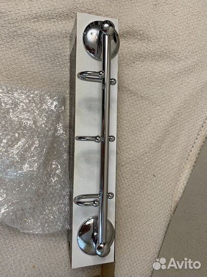 Полотенцедержатель трубчатый на 3 крючка