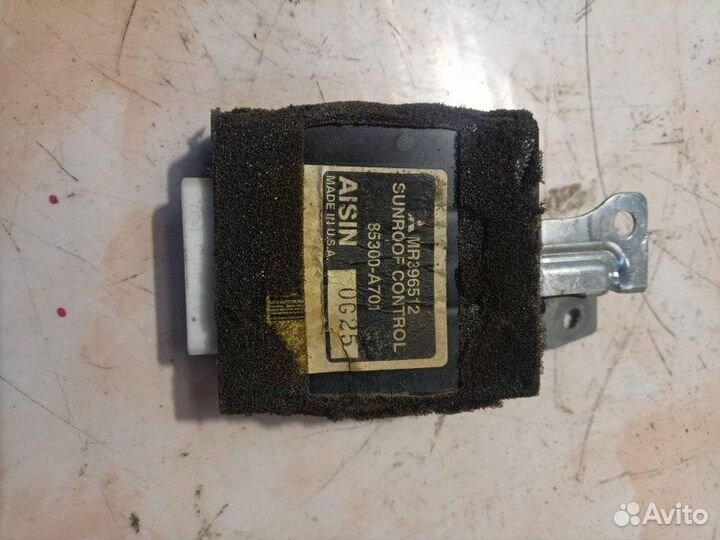 Блок управления крышей / люком Mitsubishi Galant