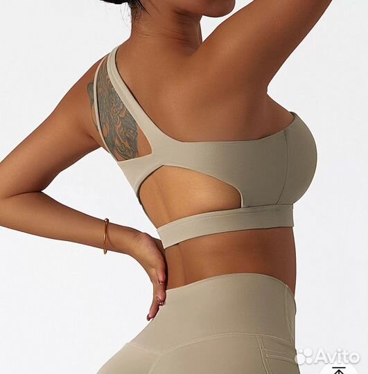 Топ спортивный Alo Yoga (М)