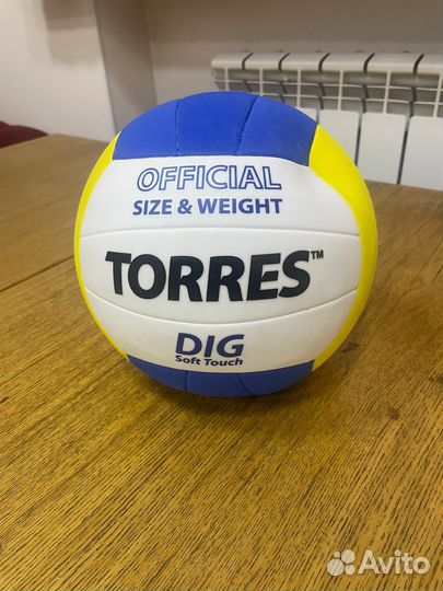 Волейбольный мяч в ассорт., цены разные