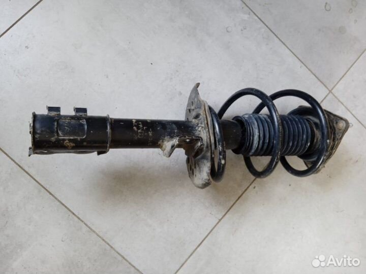 Амортизатор подвески передний правый Kia Optima 3