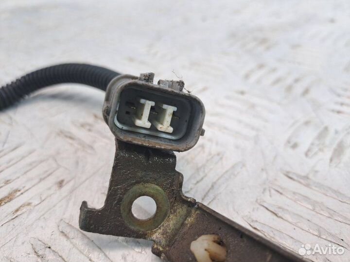 Датчик положения коленвала Volkswagen Passat (B3)