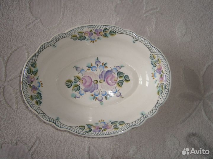 Блюда фарфоровые круглые и овальные