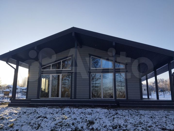 Коттедж 189 м² на участке 18 сот.