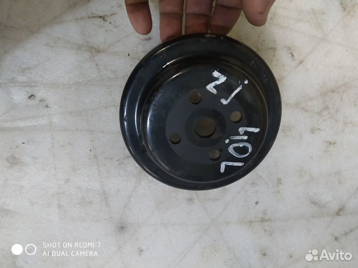 Шкив помпы Jeep Grand Cherokee zj 4.0 l