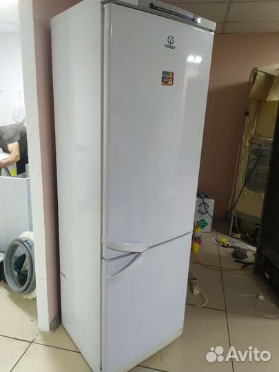 Холодильник бу в отличном состоянии с гарантией
