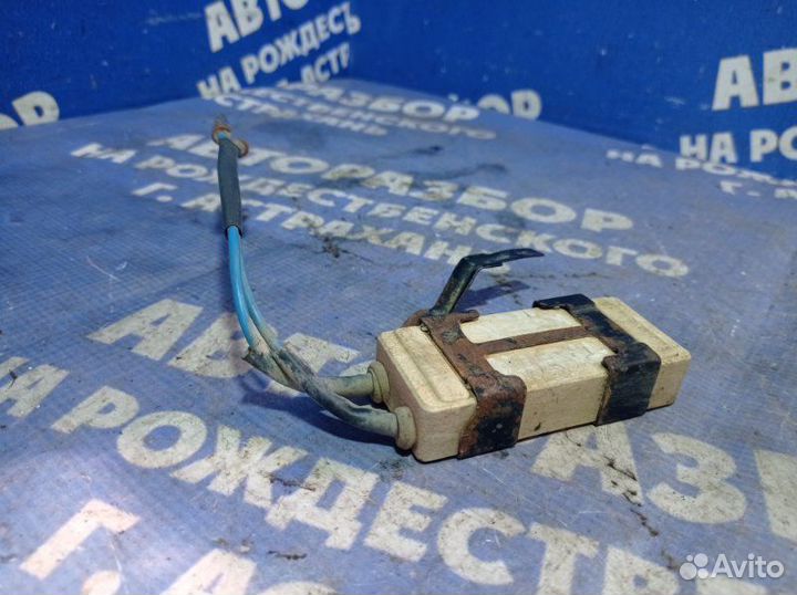 Блок управления вентилятором Toyota Corolla 120