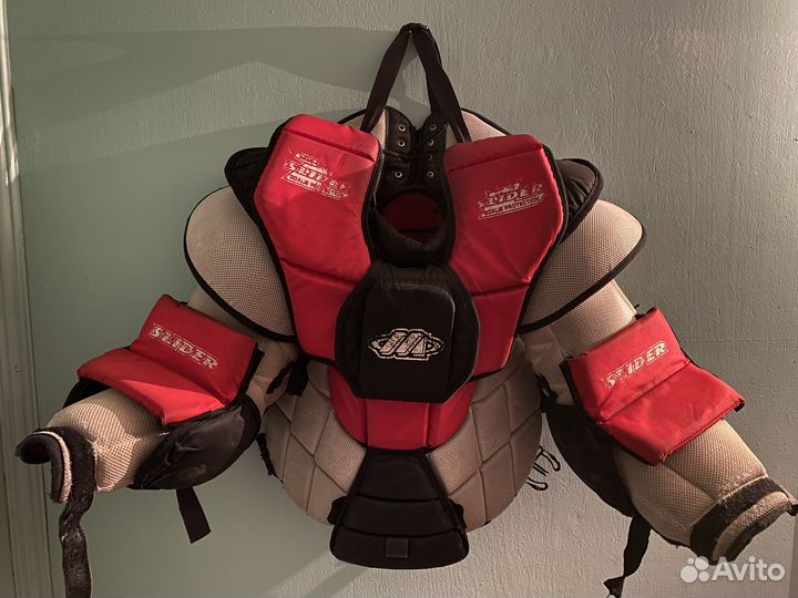 Вратарская хоккейная форма