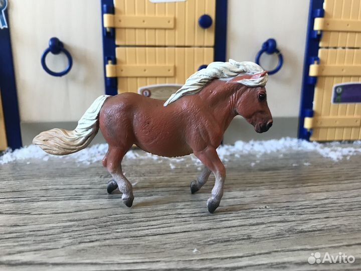 Фигурки жеребята collecta