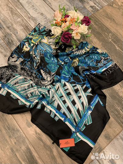 Шикарный большой шелковый платок Hermes