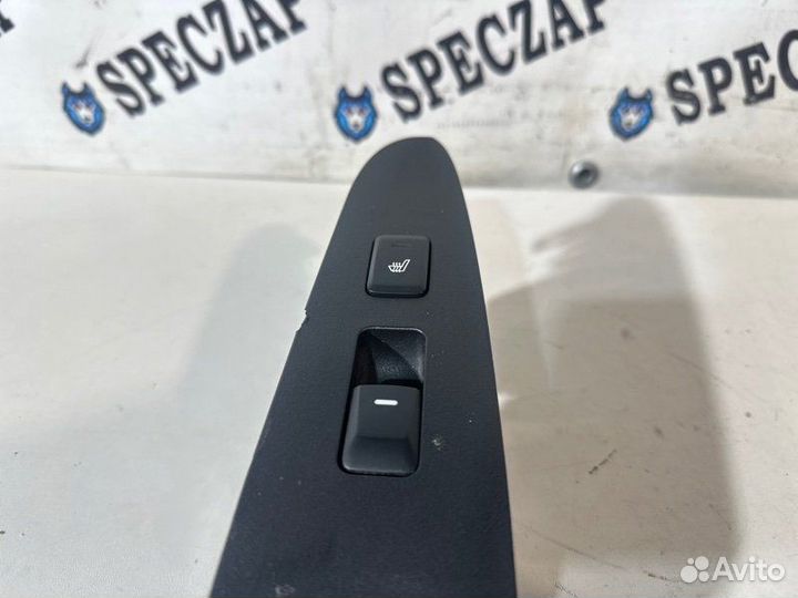 Кнопка стеклоподъемника и обогрева задняя правая