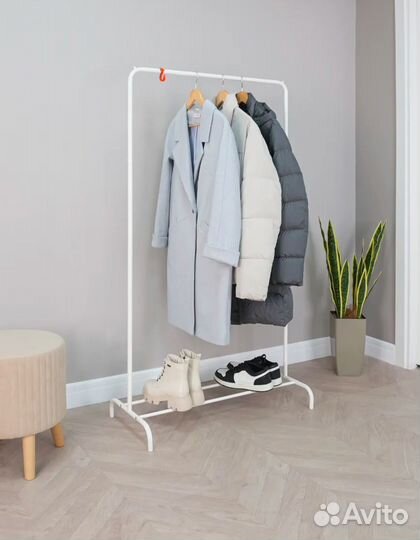 Вешалка напольная бело-молочная