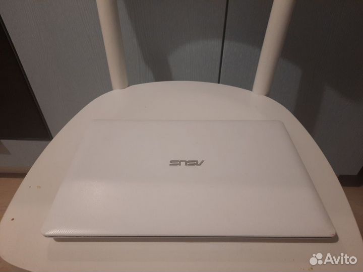 Ноутбук asus X201E