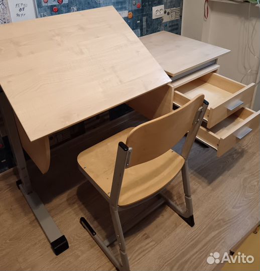 Стол школьный со стулом