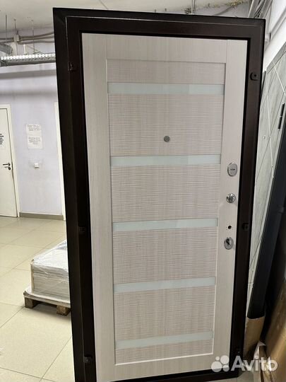 Дверь входная металлическая уличная