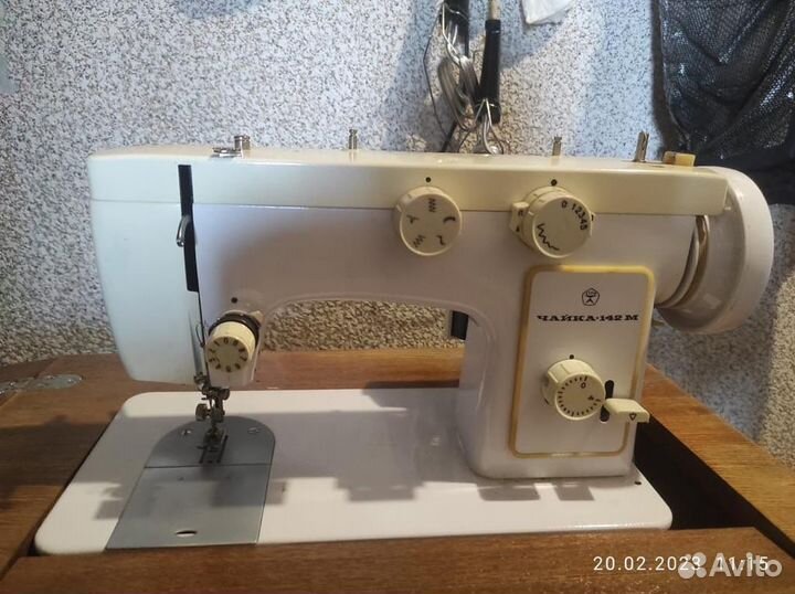 Швейная машина Чайка 142м