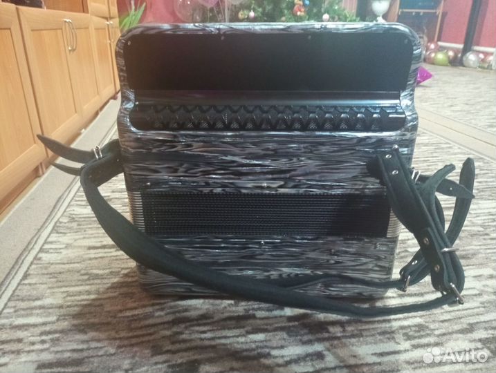 Продам новый баян Тула 210