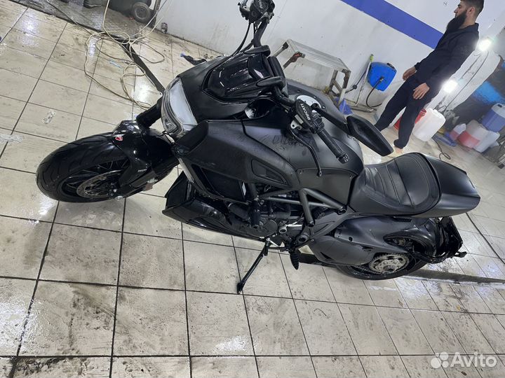 Ducati diavel dark