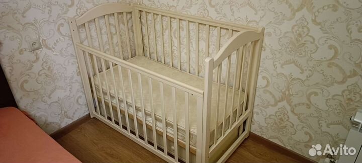 Детская деревянная кровать