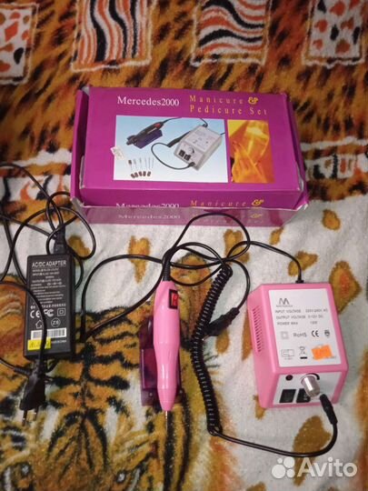 Аппарат для маникюра и лампа