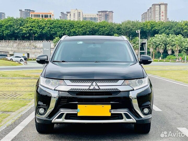 Mitsubishi Outlander 2.0 CVT, 2021, 50 000 км