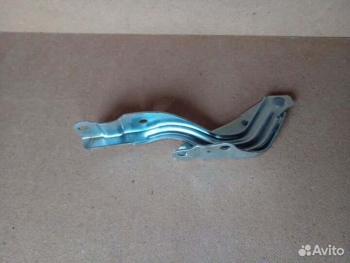 Петля капота правая Hyundai Solaris 1 оригинал