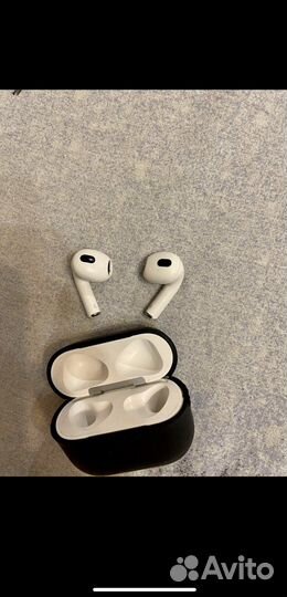 AirPods max белые