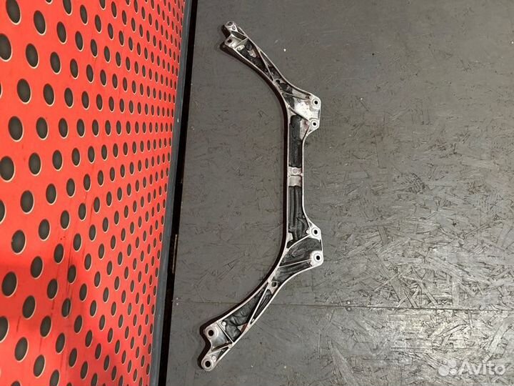 Распорка стоек Bmw 5 G30 2020