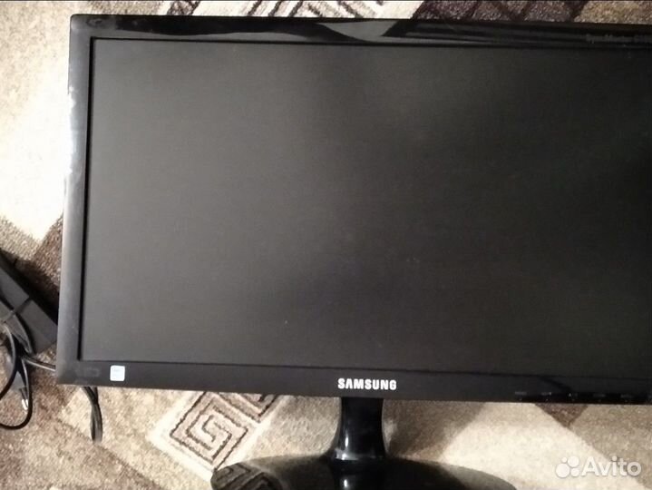 Монитор Samsung