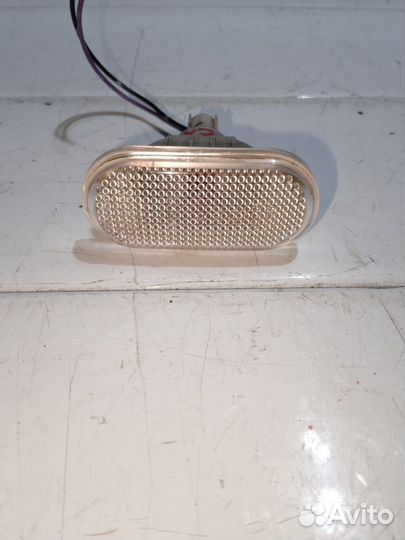 Повторитель в крыло nissan bluebird sylphy QG10 lhrh