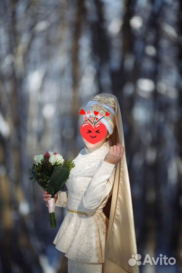 Платье на никах 42 размер 5000