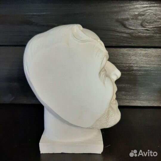 Гипсовая голова Джонни Торренс 