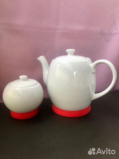 Заварник и сахарница